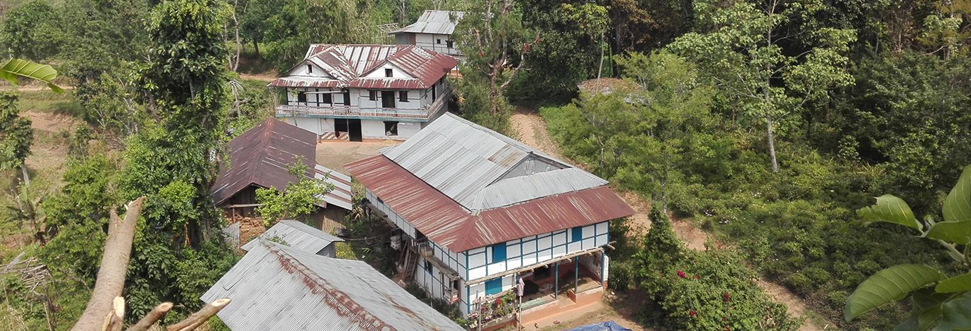 क्याबुङमा रहेका घरहरु